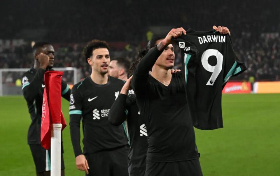 就是这么快！贺希宁反击顶开威尔逊强硬上篮 深圳回应11-0反超！