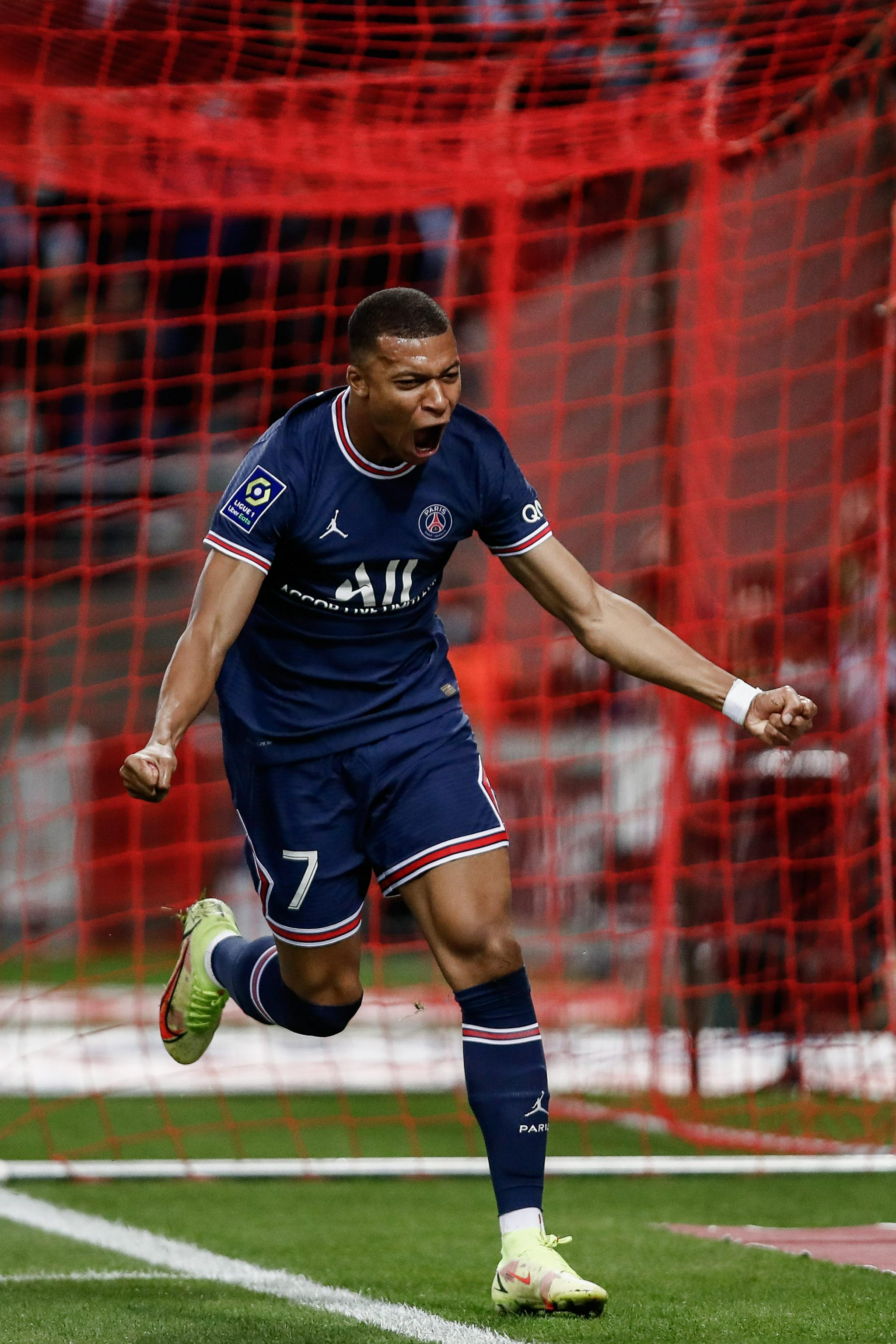 范迪克直言萨拉赫替补：利物浦没有“免检卡”，巨星也需证明自己