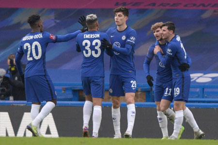 法尔克：赫内斯欣赏施洛特贝克，能否签下要看于帕的续约情况