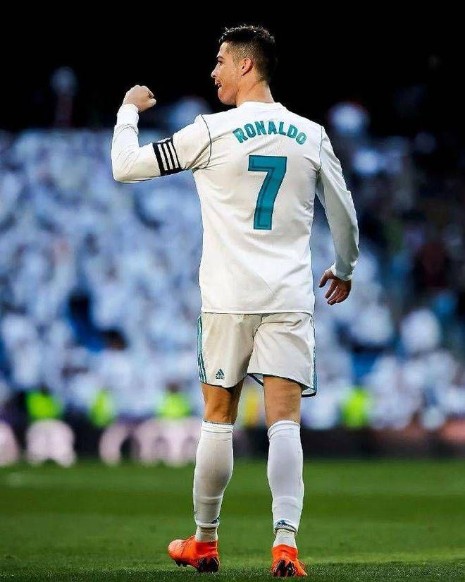 莱奥：我正在学习踢中锋，球队在场内场外都在帮助我