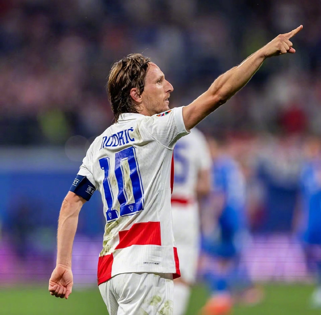 巴塞罗那瞄准劳塔罗·马丁内斯：转会市场的新动向