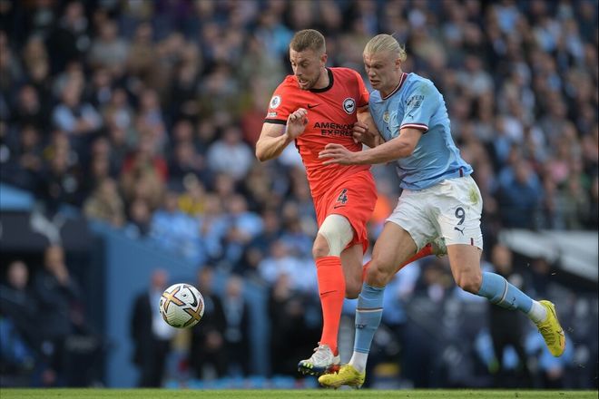 前锋单场两助攻一进球，表现全能