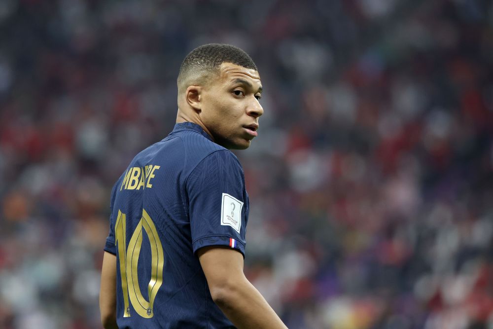 石破天惊！泰勒·亚当斯43米吊射破门为本赛季英超最远进球