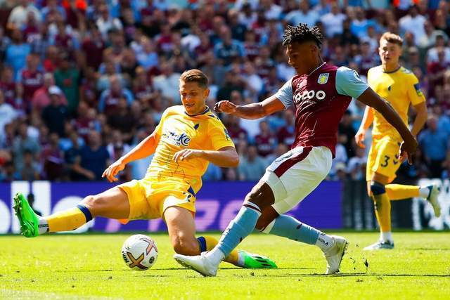 看完曼联vs埃弗顿中b费的触球集锦，拉爵还是把他卖了吧