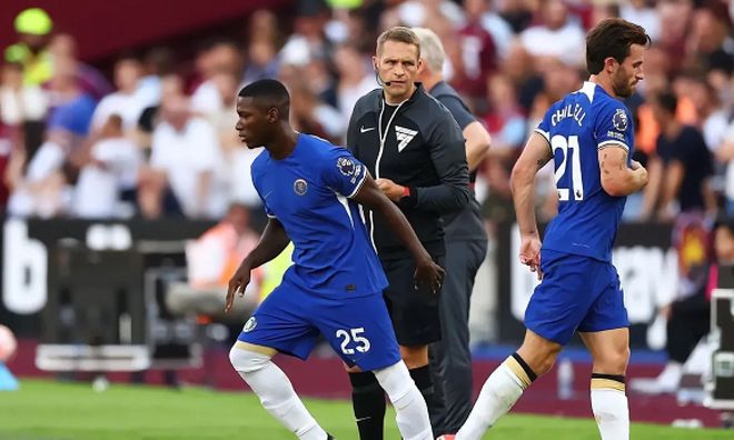 博尔哈：哈兰德是目前足坛最佳中锋；历史最佳中锋是德罗巴